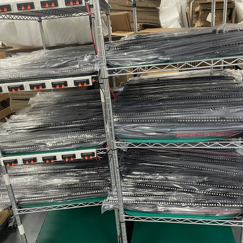 房车与露营车遮阳篷LED灯套件，含控制器、延长线、固定夹及电源适配器